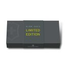 VICTORINOX Hunter Pro Alox Limited Edition 2023 Electric Yellow zsebkés - 0-9415-L23